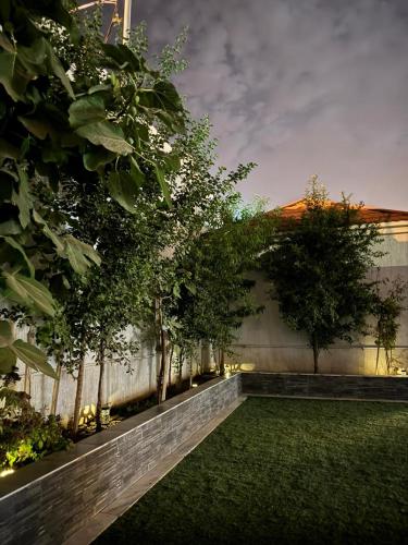 Taman di luar شاليهات لافندر الباحه بلجرشي