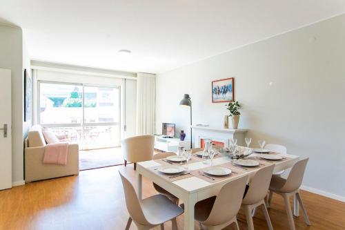 Alba House & free parking