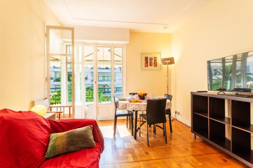 LE CAPITOL 2 AP4421 By Riviera Holiday Homes