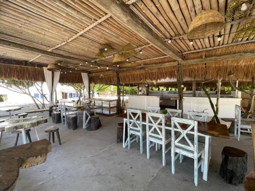 Εστιατόριο ή άλλο μέρος για φαγητό στο Chalaroste Place by SMS Hospitality