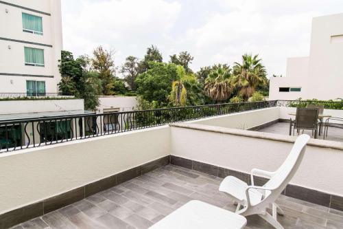 Un balcón o terraza en Radisson Poliforum Plaza Hotel Leon