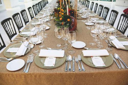 Un restaurante u otro lugar para comer en Radisson Poliforum Plaza Hotel Leon