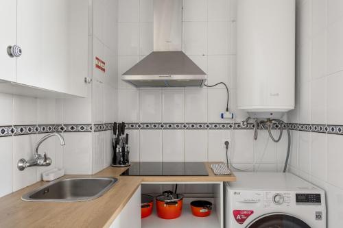 Highview Terrace 1BR, 300m to Beach by Host For Us