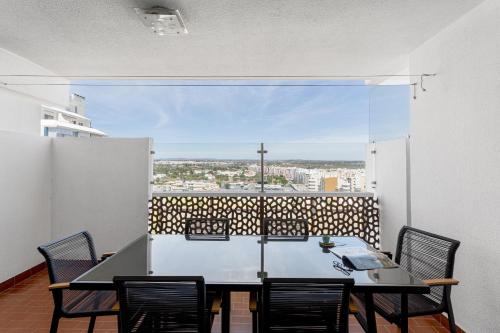 Highview Terrace 1BR, 300m to Beach by Host For Us