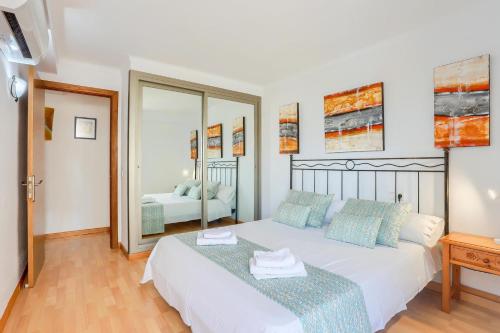 Apartamento Rosa 16 by Rentallorca