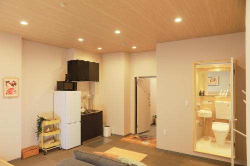 OYASUMI Ice&Hotel 難波なんば 50m from namba station 24Hours Self Checkin
