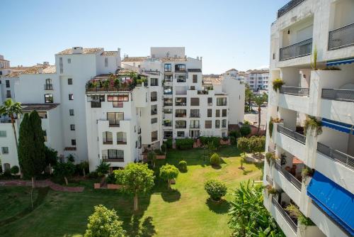 Excellent Banús with pool and parking RDR473