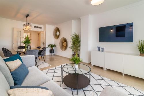Excellent Banús with pool and parking RDR473