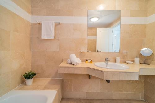 Excellent Banús with pool and parking RDR473