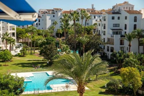 Excellent Banús with pool and parking RDR473