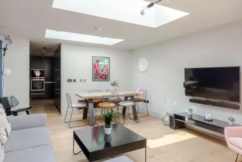 Covent Garden Penthouse - Terrace - Sleeps 8 photo 1