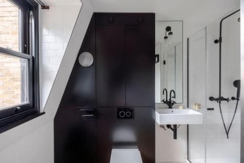 Covent Garden Penthouse - Terrace - Sleeps 8 photo 12