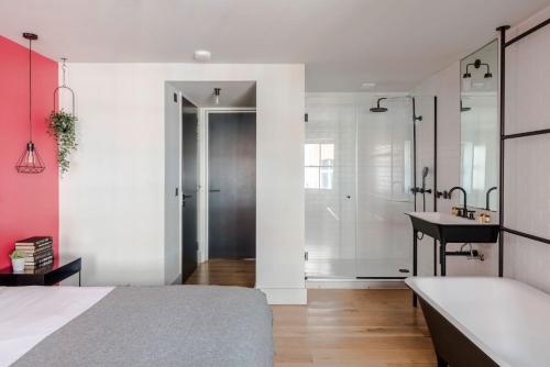 Covent Garden Penthouse - Terrace - Sleeps 8 photo 6