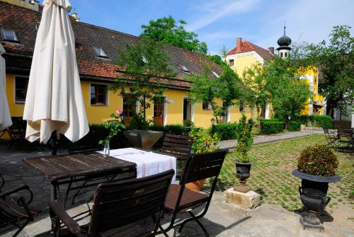 Imagen de la galería de Hotel Schlossresidenz Heitzenhofen, en Duggendorf