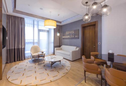 Χώρος καθιστικού στο Hilton Samarkand Regency