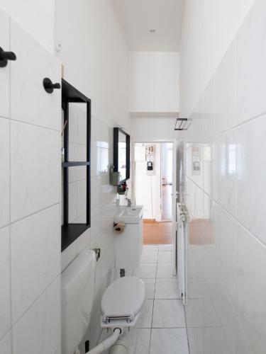Hip & Beautiful City Apartment photo 5