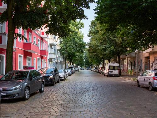 Hip & Beautiful City Apartment photo 18