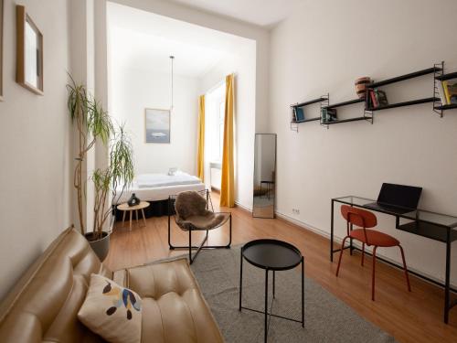 Hip & Beautiful City Apartment photo 22
