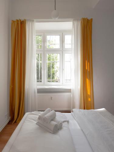 Hip & Beautiful City Apartment photo 23