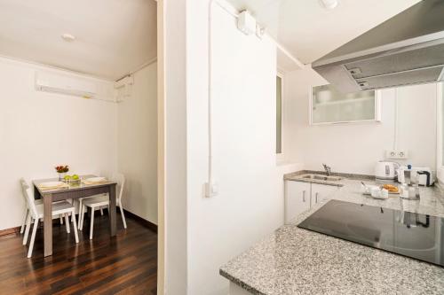 AB Vila i Vila Apartments
