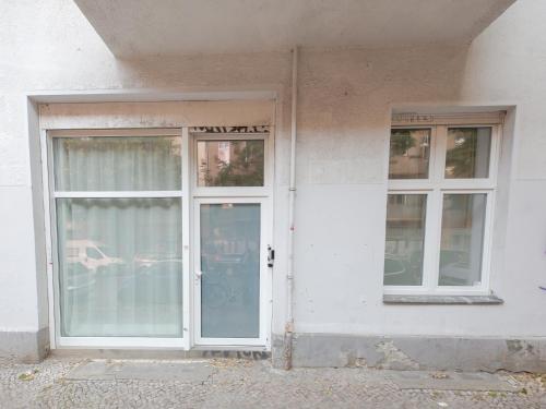 Hip & Beautiful City Apartment photo 26