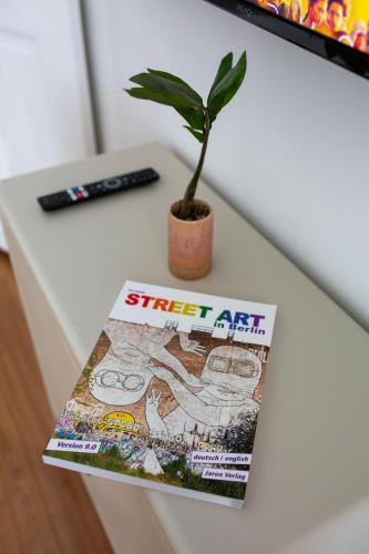 Hip & Beautiful City Apartment photo 28