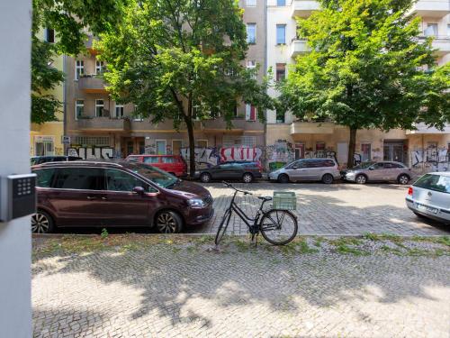 Hip & Beautiful City Apartment photo 30