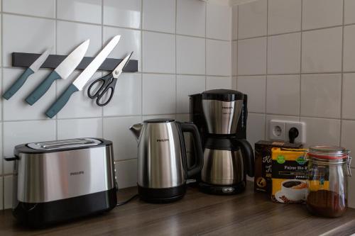Hip & Beautiful City Apartment photo 31