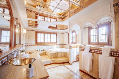 Cubo's Luxury Mansion El Baron de Sierra Blanca