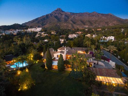 Cubo's Luxury Mansion El Baron de Sierra Blanca