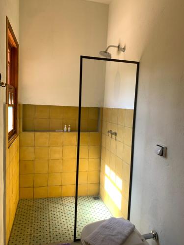 Ένα μπάνιο στο Casa Mescla