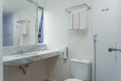 Koupelna v ubytování Hotel Costamar Ponta Verde