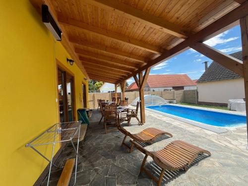 Kolam renang di atau dekat dengan Apartmány u Kameníka - Třeboň