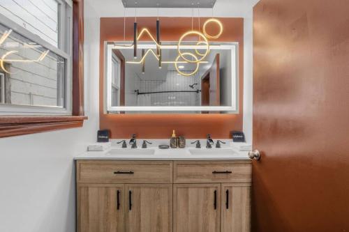 Fotografie z fotogalerie ubytování Renovated 6BR 2BA AC home and Game Room v destinaci Atlantic City