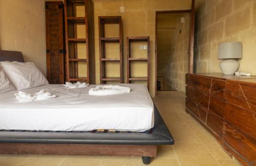 Ένα ή περισσότερα κρεβάτια σε δωμάτιο στο Tranquil 2-Bedroom Escape
