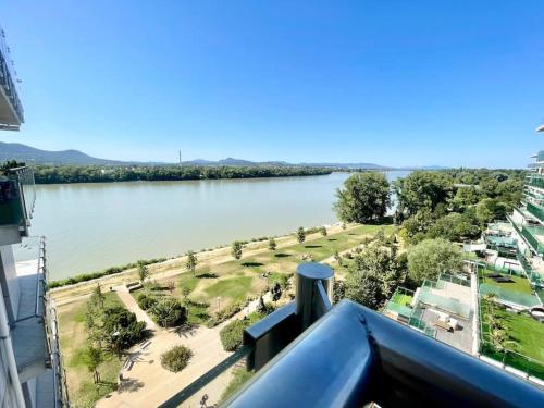 Riverfront Suite Free Parking 1138 Budapest, Úszódaru utca 1 kép - 3