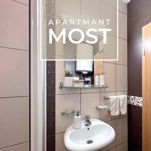 Koupelna v ubytování Most apartman
