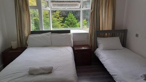Gallery image of Burleigh House in Wetleyrocks