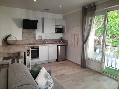 Studio 4 - Appart'hôtel avec balcon - TU ELLETA