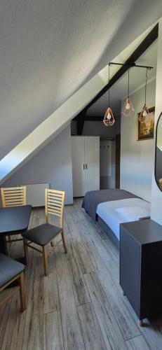 Postel nebo postele na pokoji v ubytování Sejf House