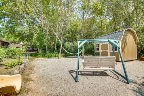 Herní místnost nebo prostor pro děti v ubytování Pet-Friendly Sheboygan Home 4 Mi to Lake Michigan