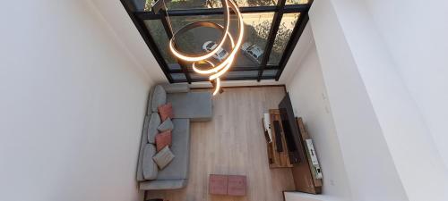 una vista aérea de una habitación con techo en Loft Granda Centeno, en Quito