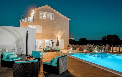 Lovely Home In Praznica With Sauna