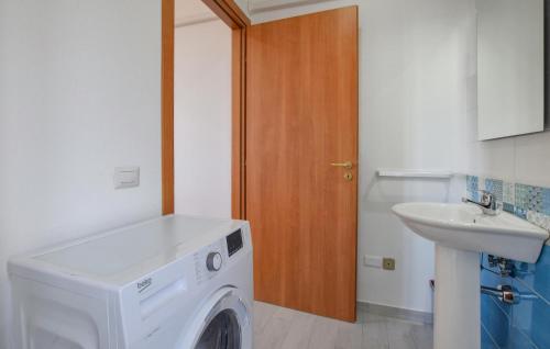 Gallery image of Nice Apartment In Santa Lucia Del Mela in Santa Lucia del Mela
