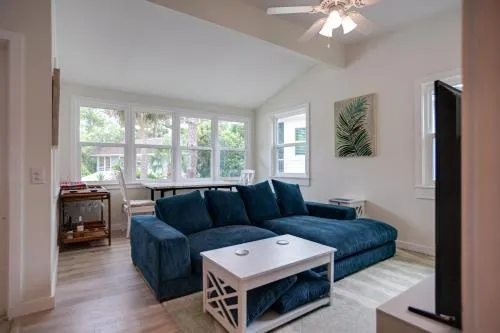 Newly Renovated Duplex, Upper Unit, 4th row from the beach photo 1