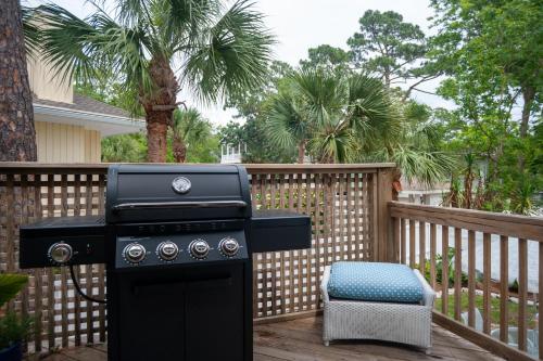 Newly Renovated Duplex, Upper Unit, 4th row from the beach photo 18