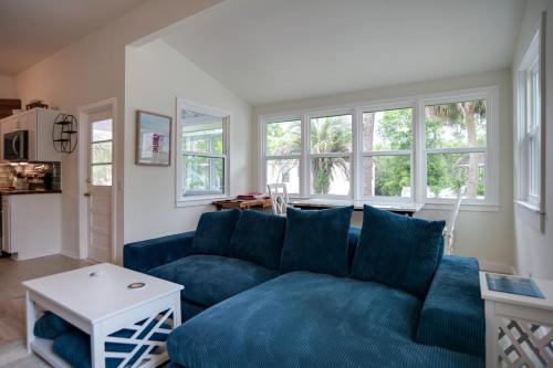 Newly Renovated Duplex, Upper Unit, 4th row from the beach photo 9