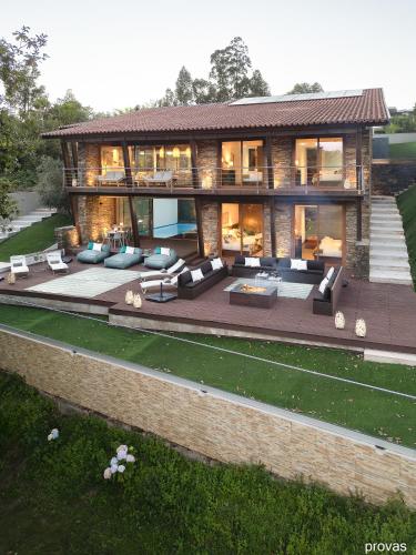 PONTE de LIMA CHALET POOL & GOLFの敷地内または近くにあるプール