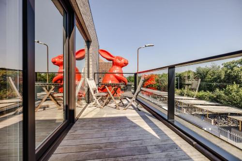 Red Rabbit Tourist and Business Flats with indoor parking space - Flat I & Flat IIにあるバルコニーまたはテラス