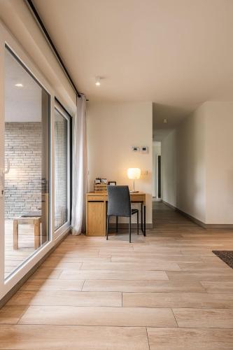 Red Rabbit Tourist and Business Flats with indoor parking space - Flat I & Flat IIにあるシーティングエリア